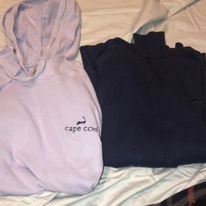 2 sweatshirts
